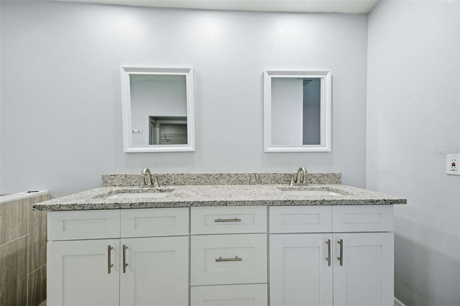 504 STRATFIELD DR, LUTZ, FL, 33549