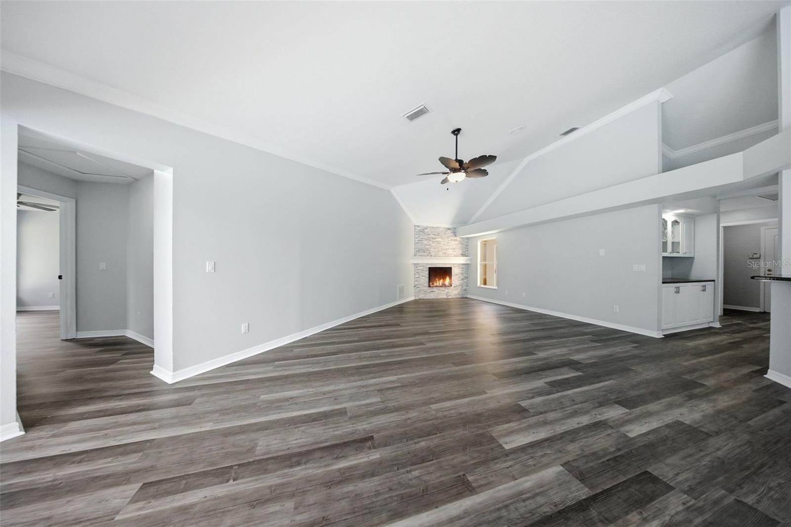 504 STRATFIELD DR, LUTZ, FL, 33549
