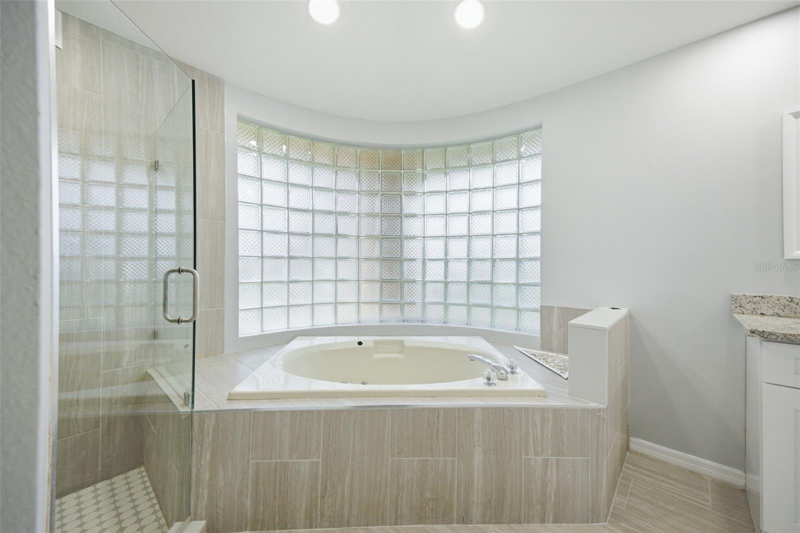 504 STRATFIELD DR, LUTZ, FL, 33549