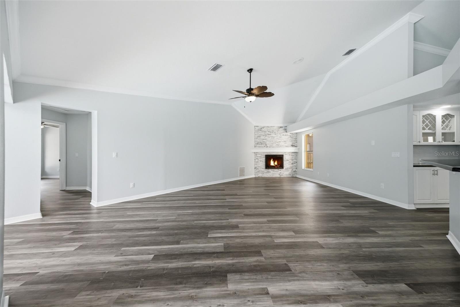 504 STRATFIELD DR, LUTZ, FL, 33549