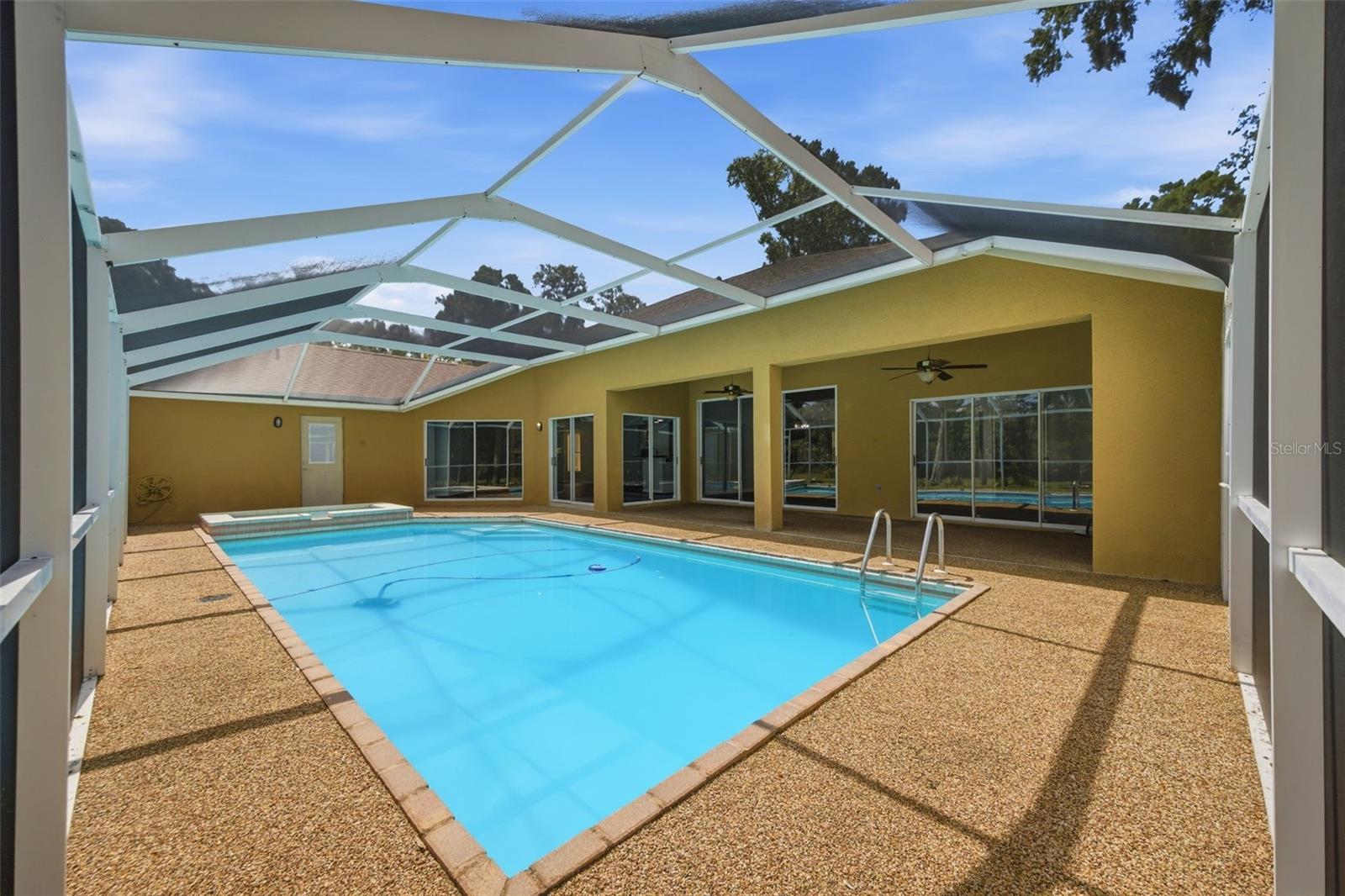504 STRATFIELD DR, LUTZ, FL, 33549