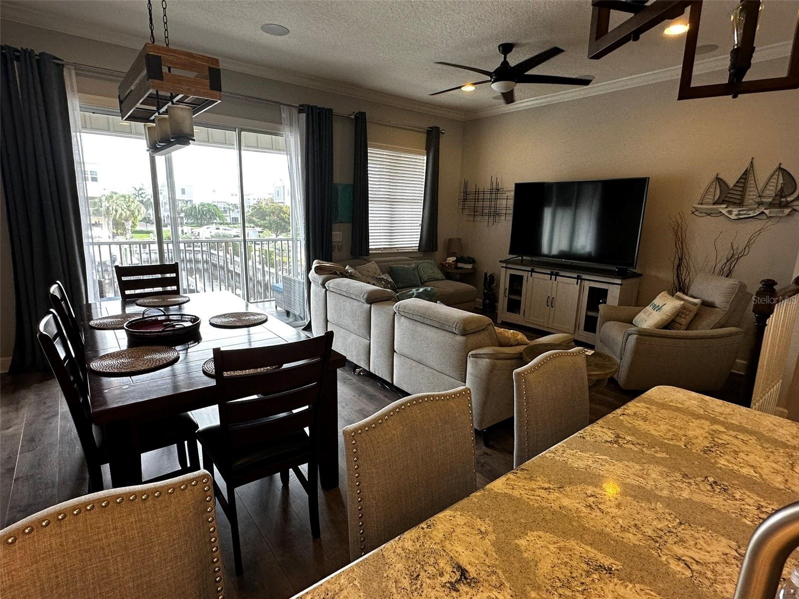 6072 MOORINGS DR S, ST PETERSBURG, FL, 33712