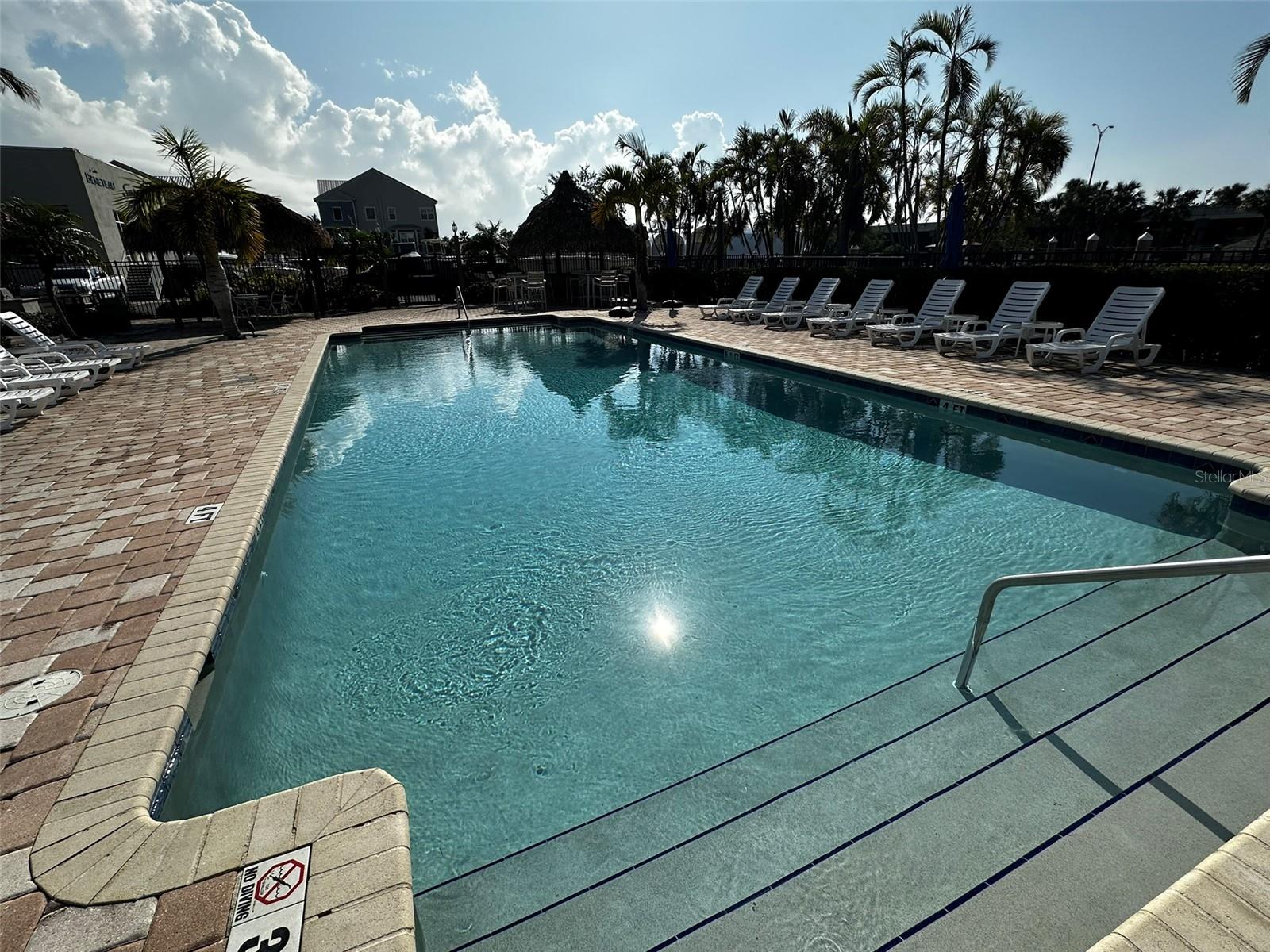6072 MOORINGS DR S, ST PETERSBURG, FL, 33712