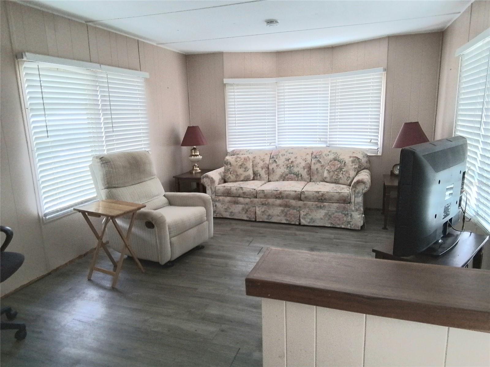 903 MARK RD, LEESBURG, FL, 34748
