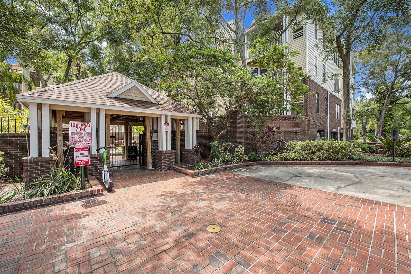 1000 W HORATIO ST #301, TAMPA, FL, 33606