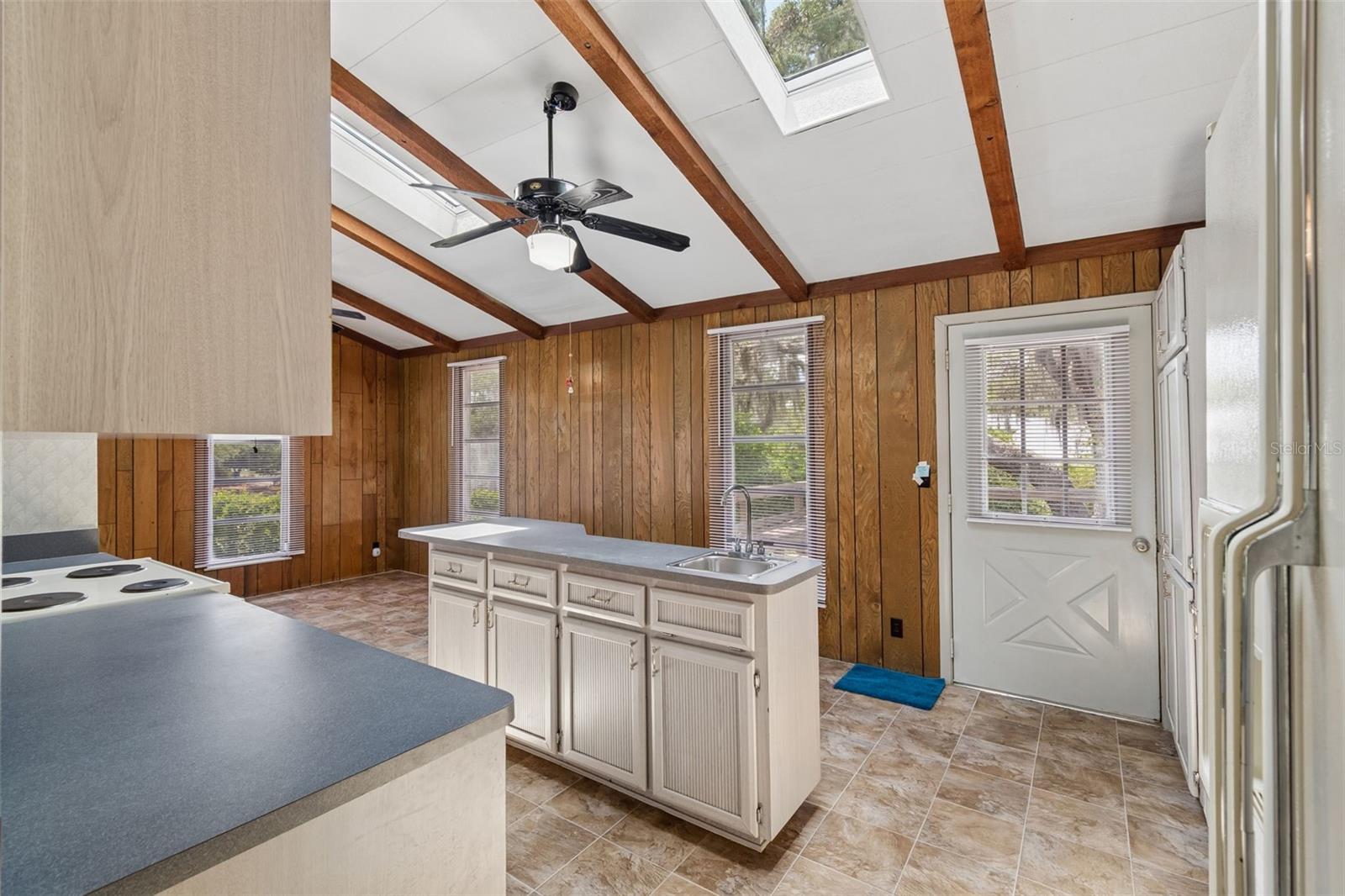 9400 INDALE DR, NEW PORT RICHEY, FL, 34654