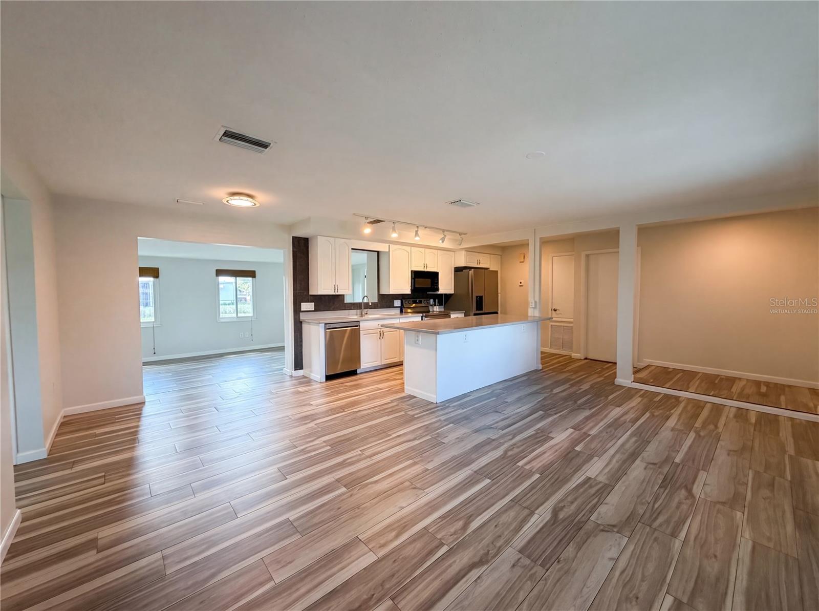 3260 PINETREE ST, PORT CHARLOTTE, FL, 33952