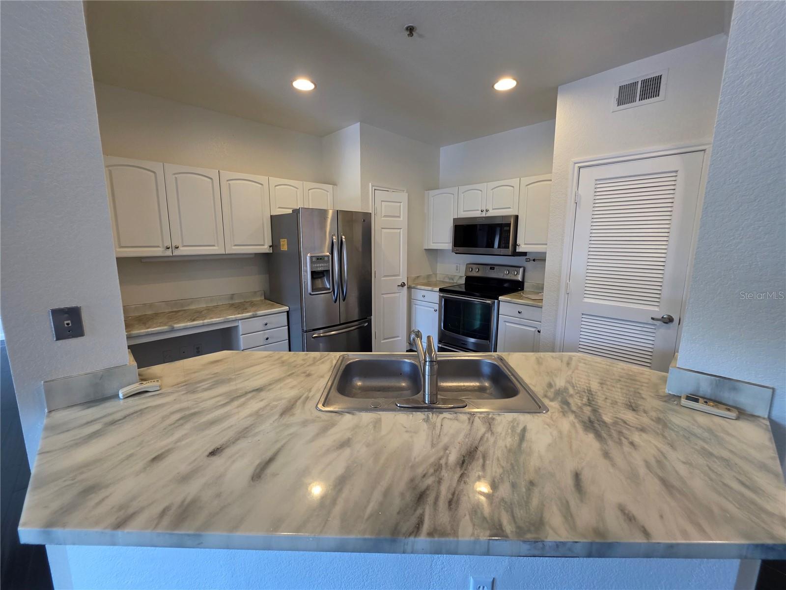 860 N ORANGE AVE #213, ORLANDO, FL, 32801