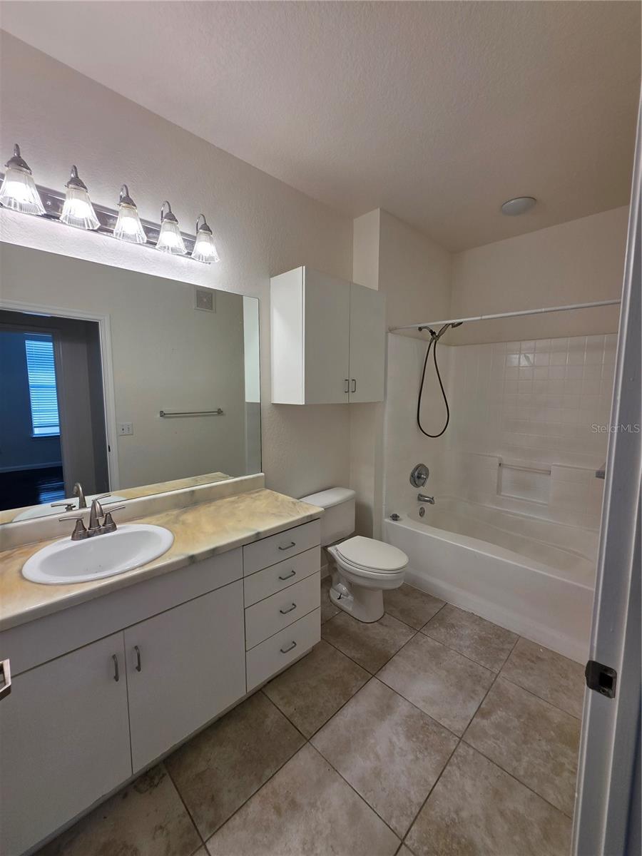 860 N ORANGE AVE #213, ORLANDO, FL, 32801