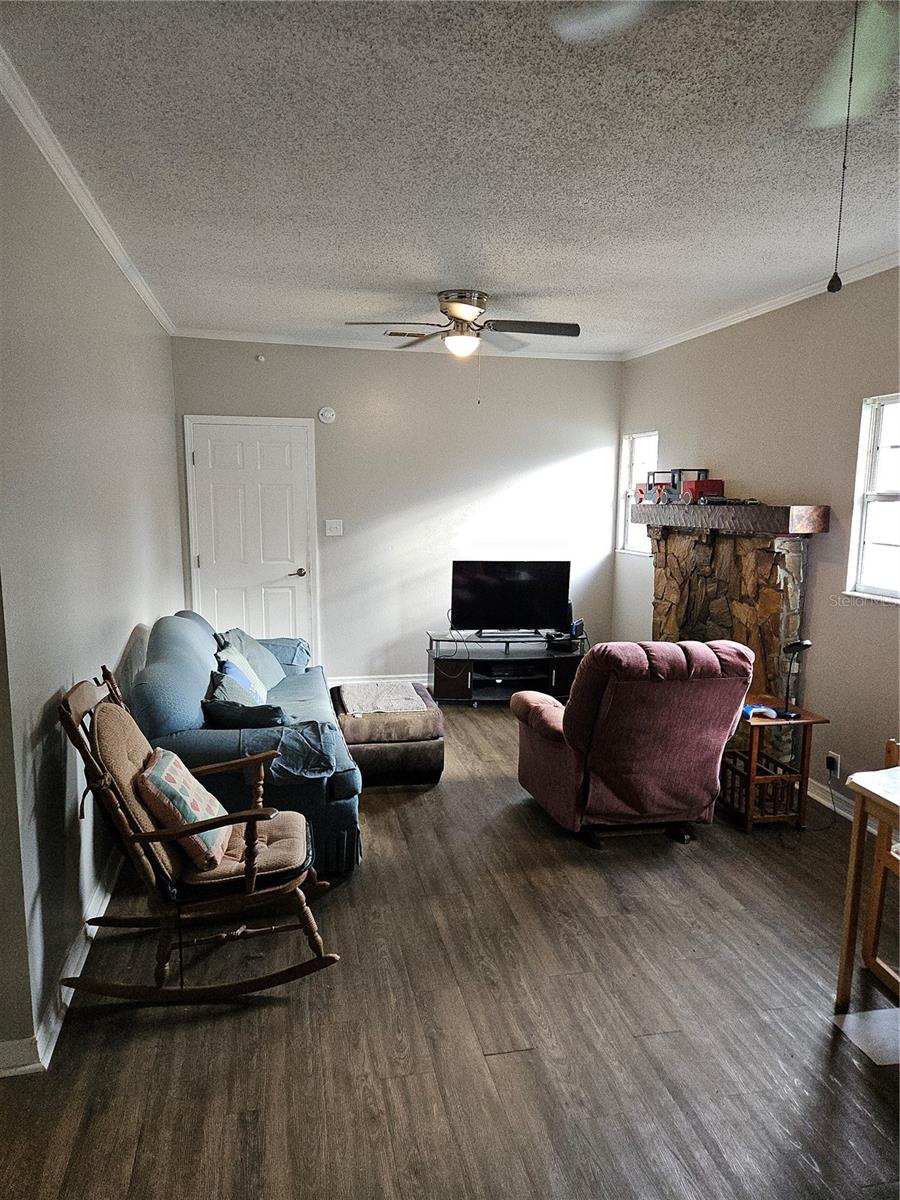 220 DIXIE HWY, AUBURNDALE, FL, 33823