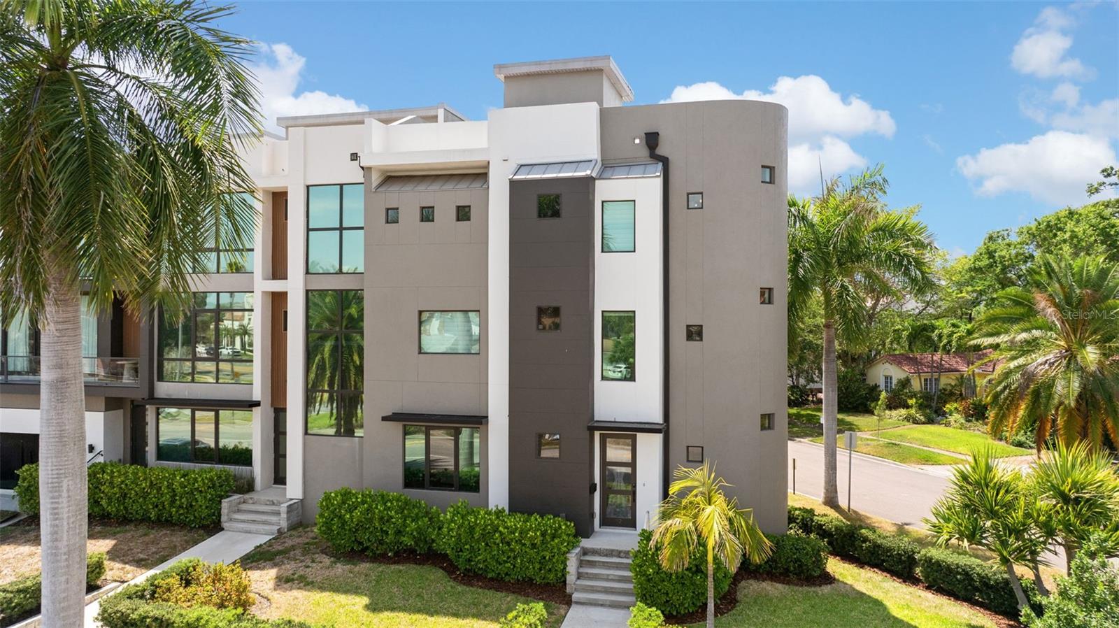 92 W DAVIS BLVD, TAMPA, FL, 33606