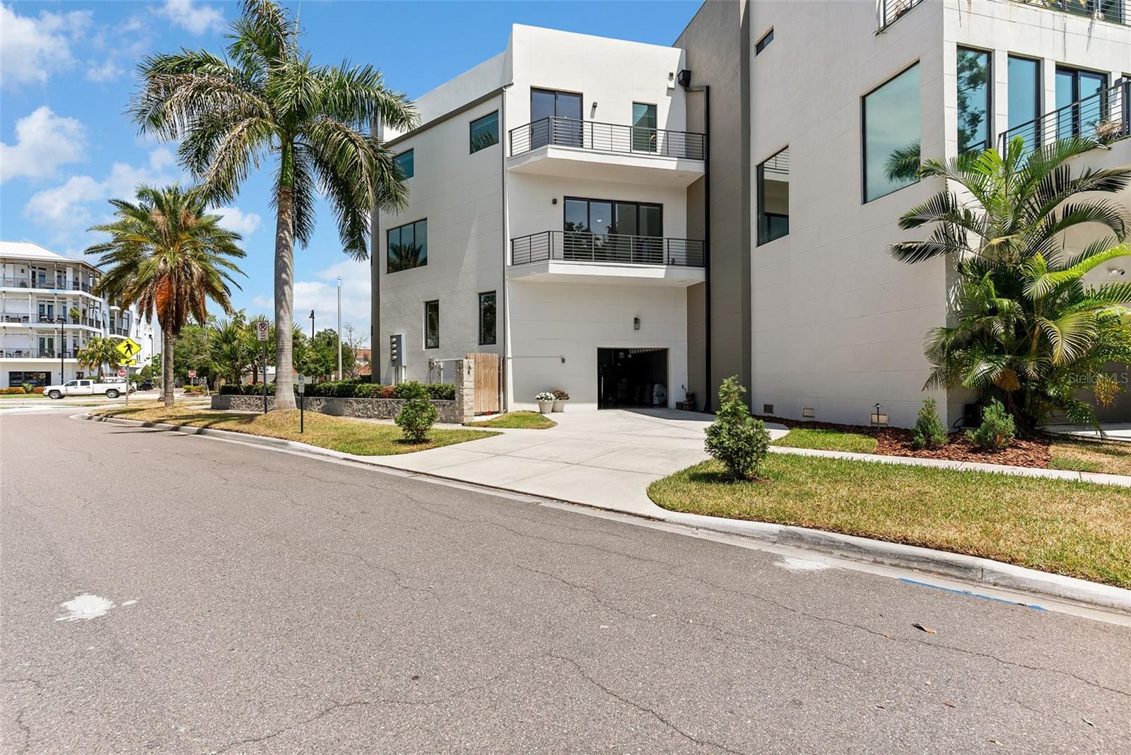 92 W DAVIS BLVD, TAMPA, FL, 33606