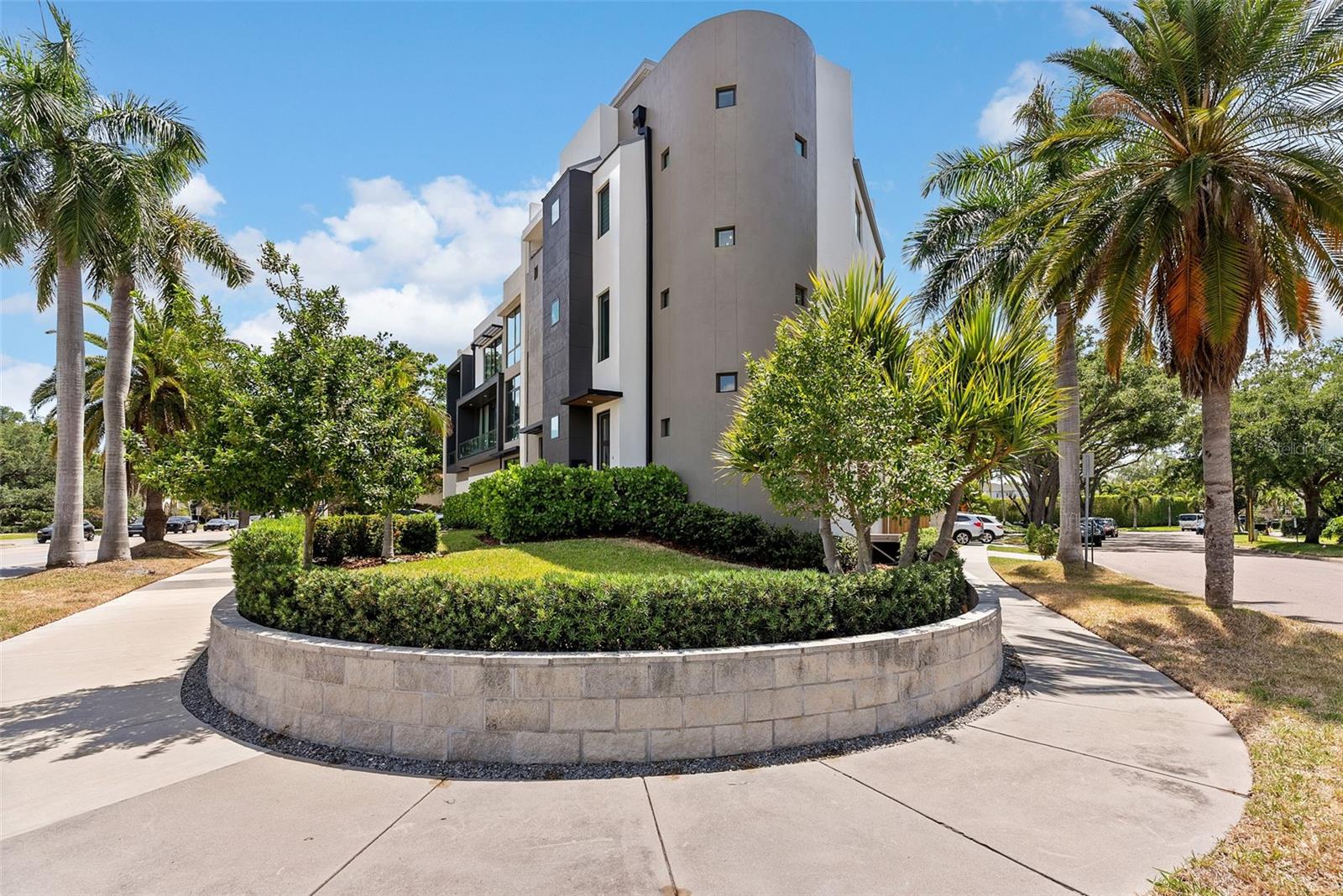 92 W DAVIS BLVD, TAMPA, FL, 33606