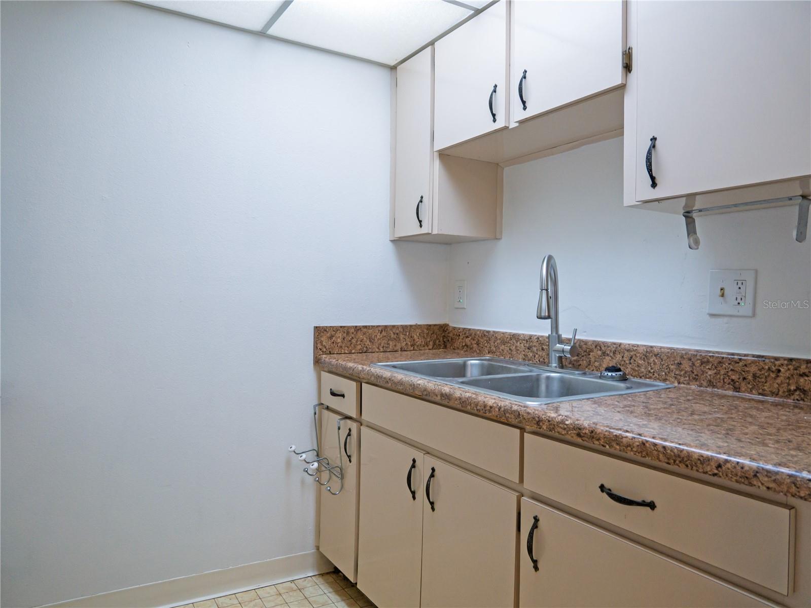 2444 ENTERPRISE RD #29, CLEARWATER, FL, 33763