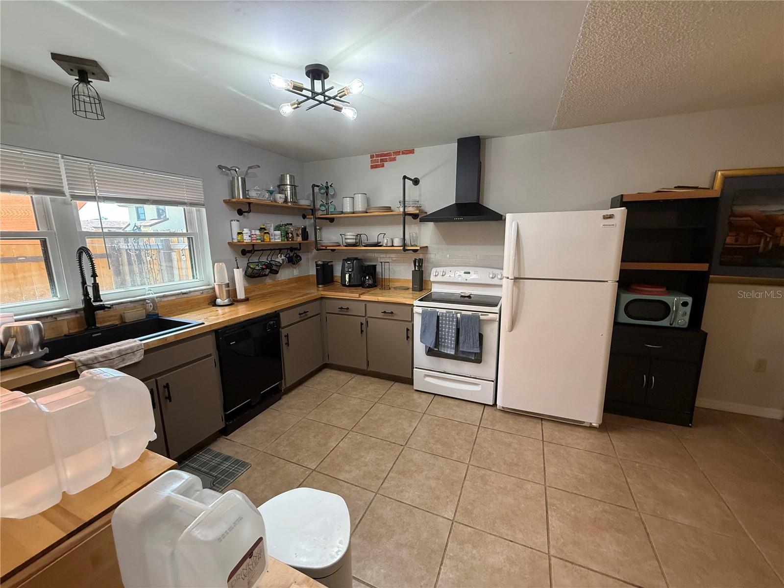 447 HUNTER CIR, KISSIMMEE, FL, 34758