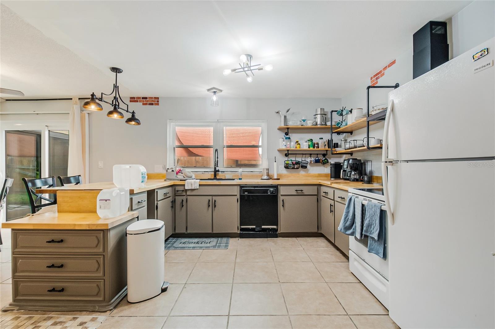 447 HUNTER CIR, KISSIMMEE, FL, 34758