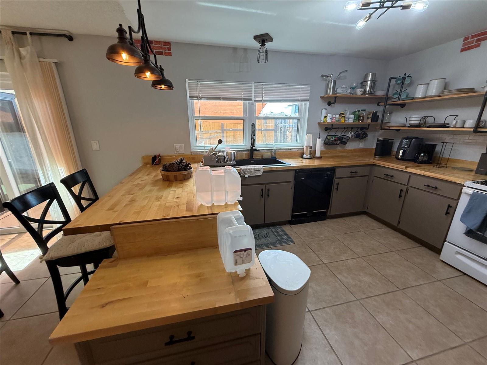 447 HUNTER CIR, KISSIMMEE, FL, 34758