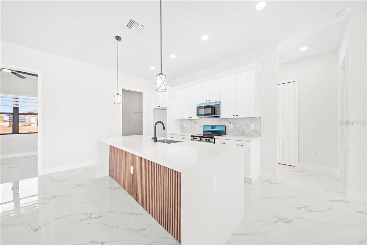 1226 NE 5TH PL, CAPE CORAL, FL, 33909