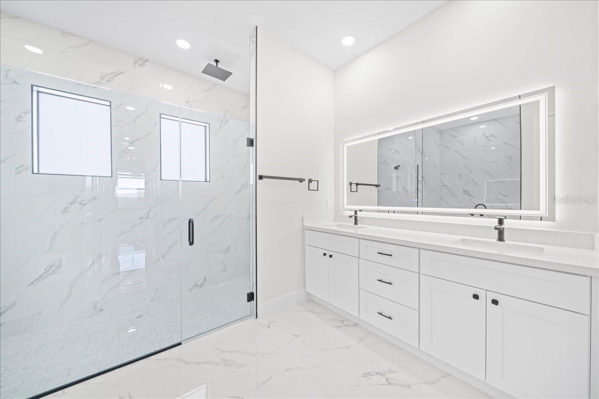 1226 NE 5TH PL, CAPE CORAL, FL, 33909
