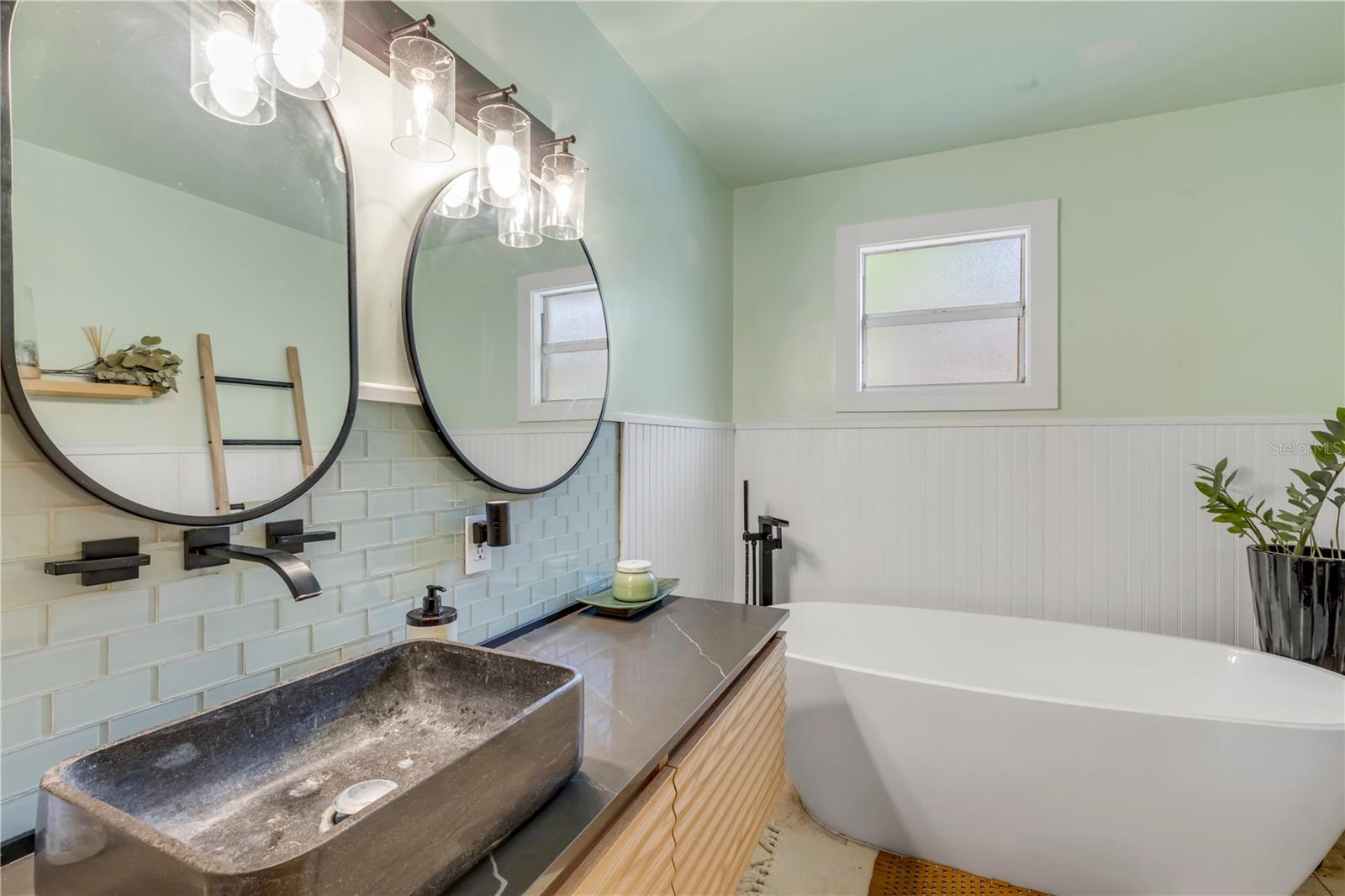 233 W ARIEL RD, EDGEWATER, FL, 32141