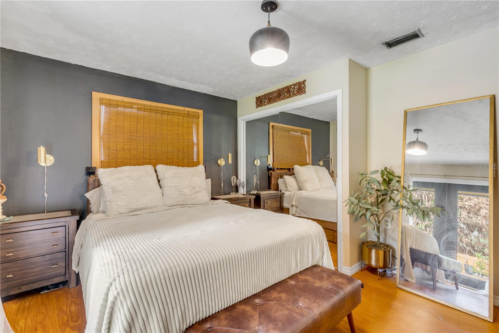 233 W ARIEL RD, EDGEWATER, FL, 32141