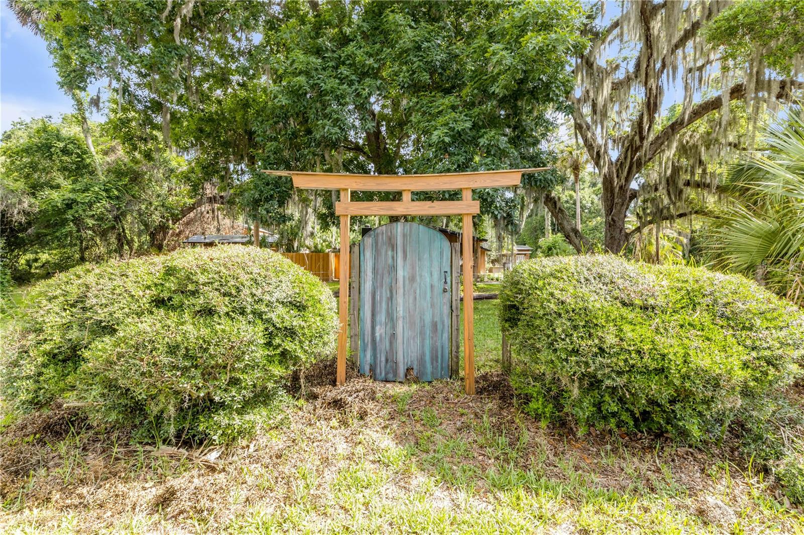 233 W ARIEL RD, EDGEWATER, FL, 32141