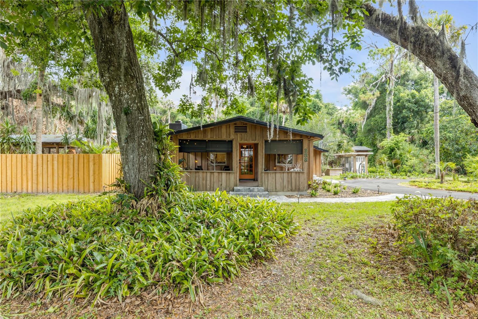 233 W ARIEL RD, EDGEWATER, FL, 32141