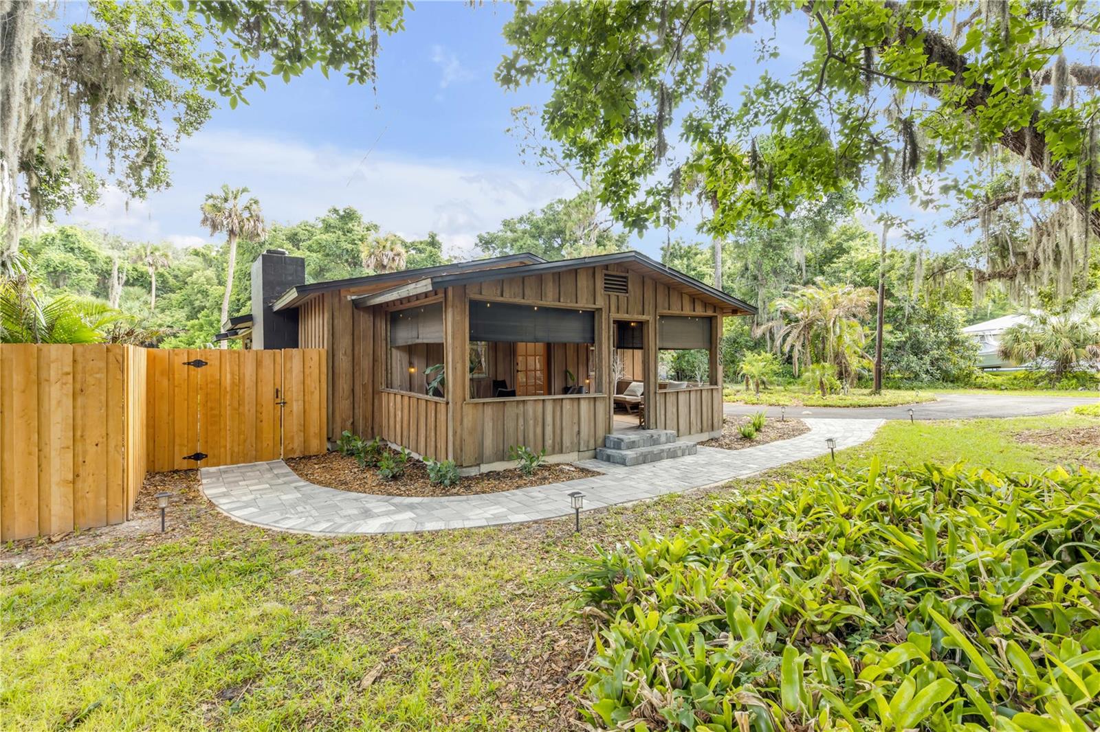 233 W ARIEL RD, EDGEWATER, FL, 32141