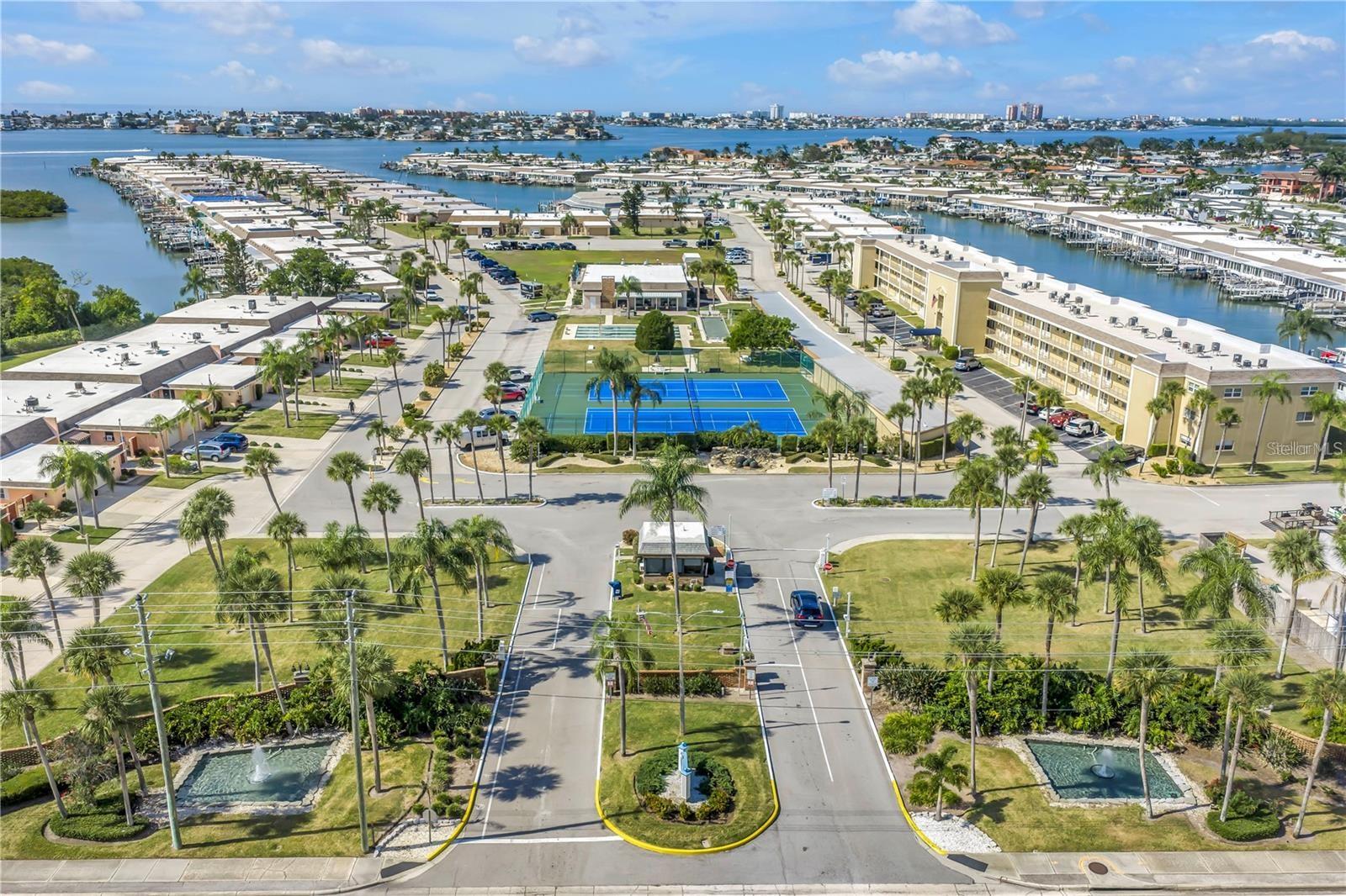 93 BOCA CIEGA POINT BLVD N #93, ST PETERSBURG, FL, 33708