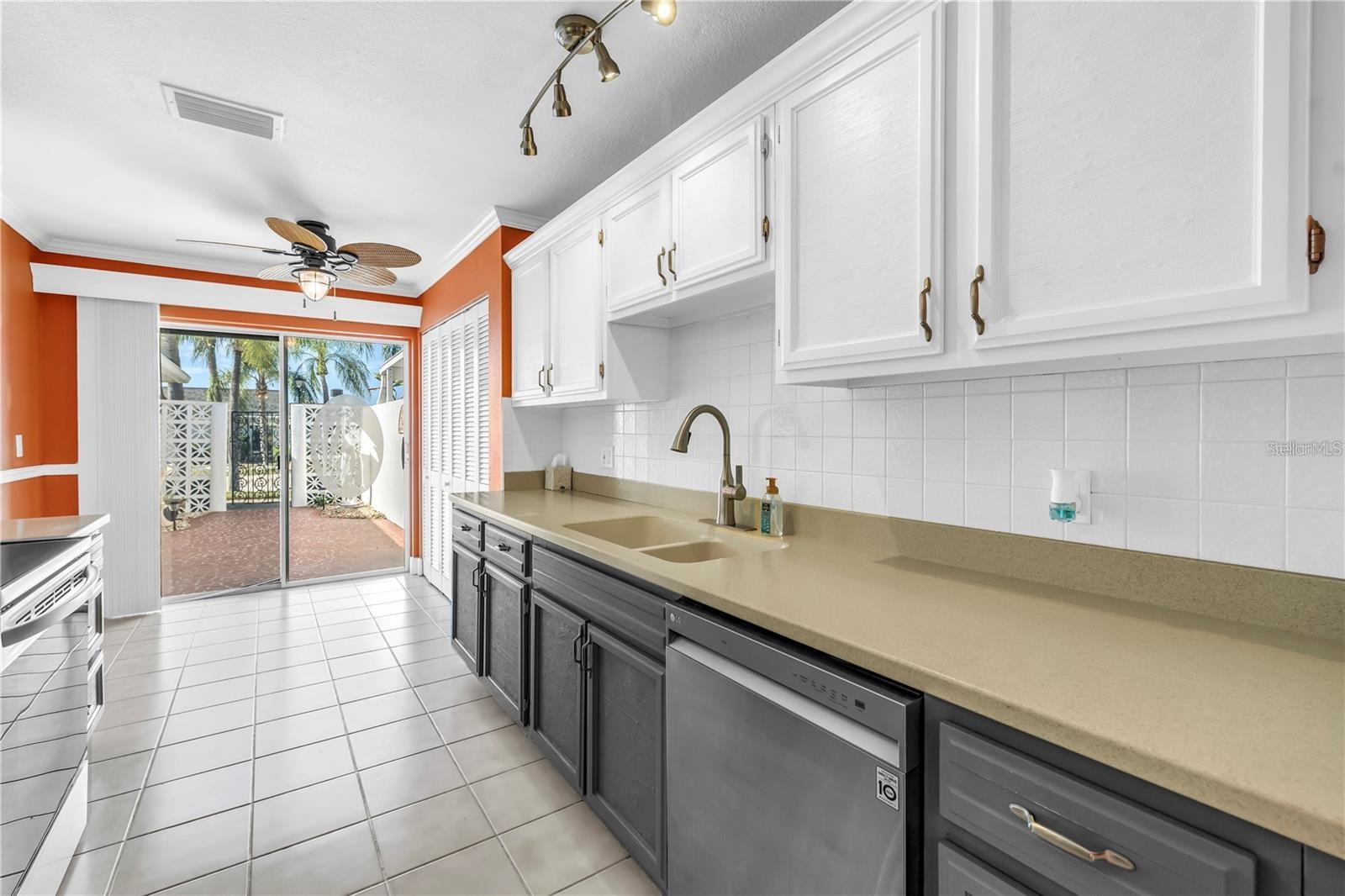 93 BOCA CIEGA POINT BLVD N #93, ST PETERSBURG, FL, 33708