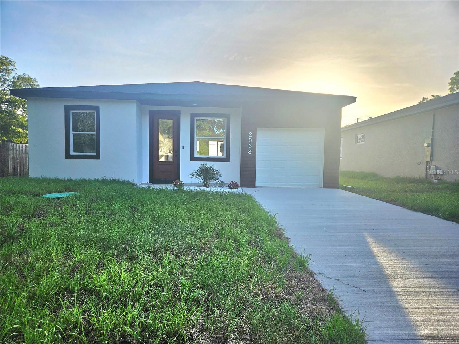 2068 DIXIE AVE, SANFORD, FL, 32771