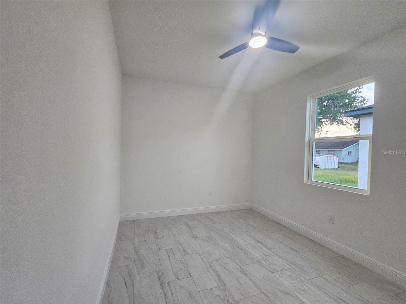 2068 DIXIE AVE, SANFORD, FL, 32771