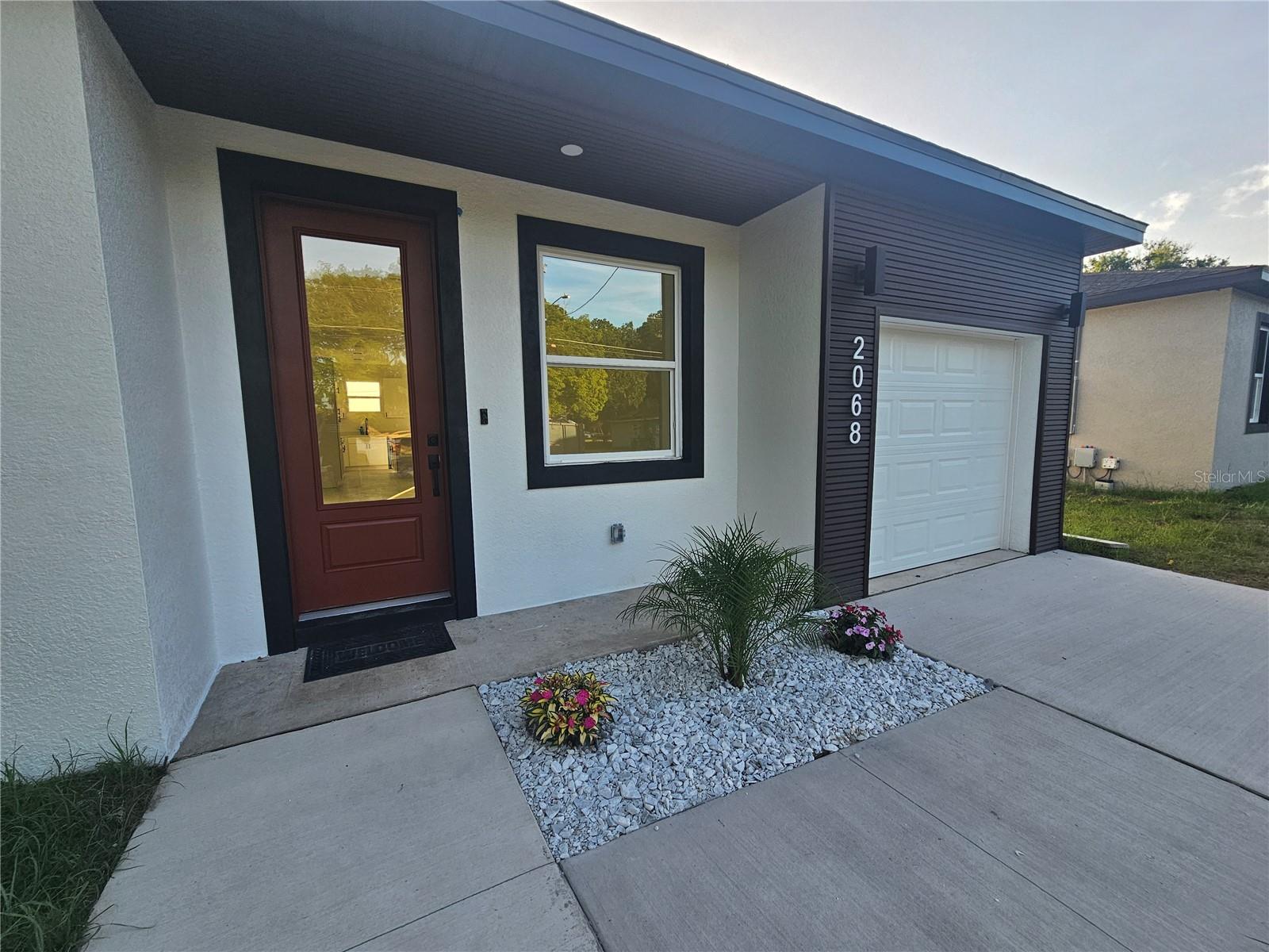 2068 DIXIE AVE, SANFORD, FL, 32771