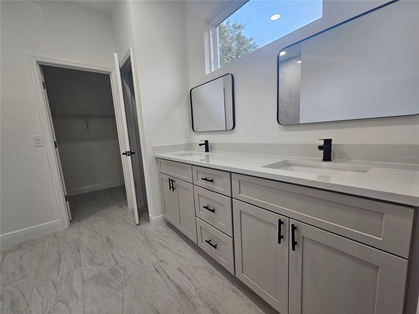 2068 DIXIE AVE, SANFORD, FL, 32771