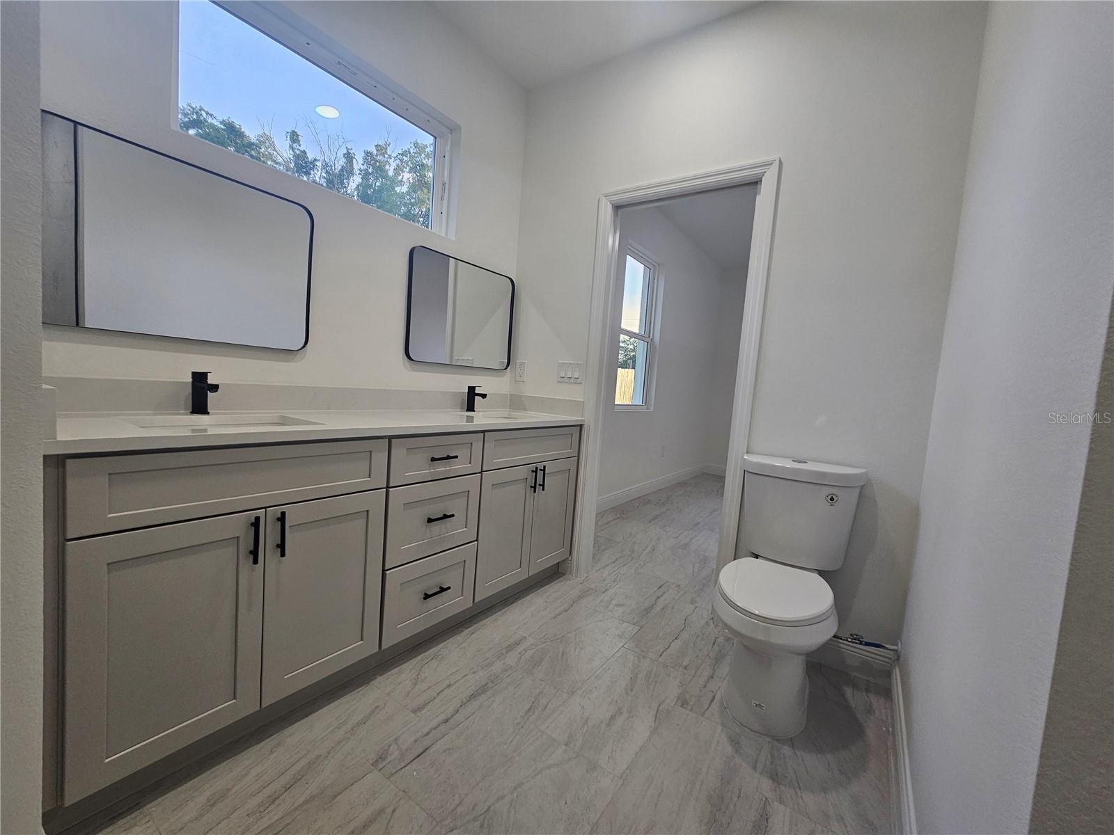 2068 DIXIE AVE, SANFORD, FL, 32771