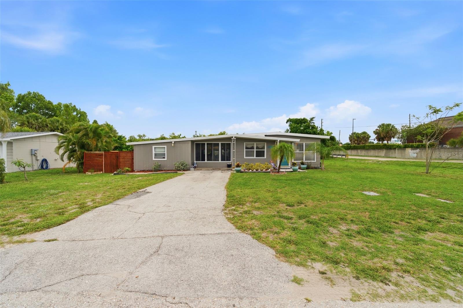 100 AVERY AVE, CRYSTAL BEACH, FL, 34681