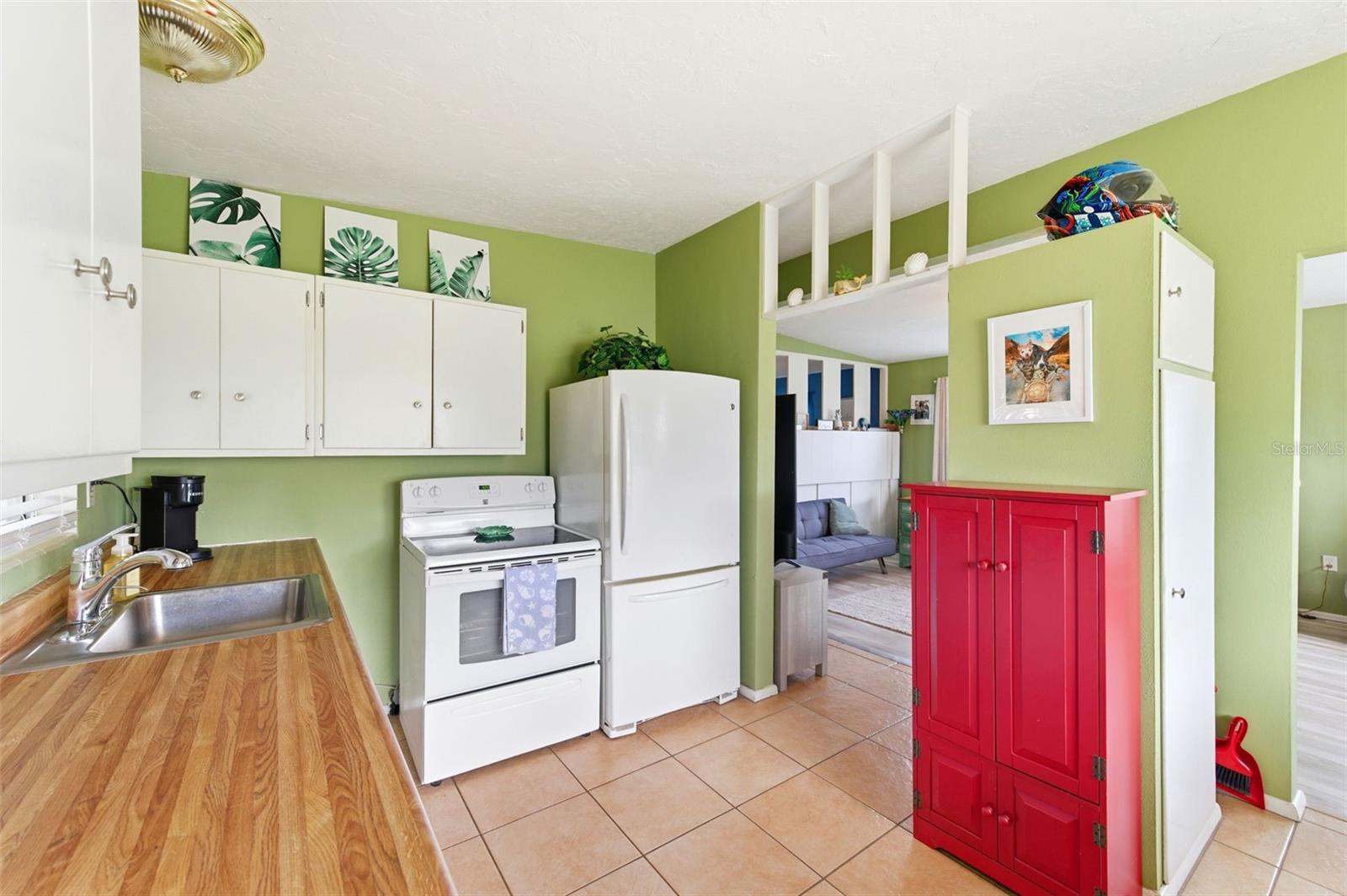 100 AVERY AVE, CRYSTAL BEACH, FL, 34681