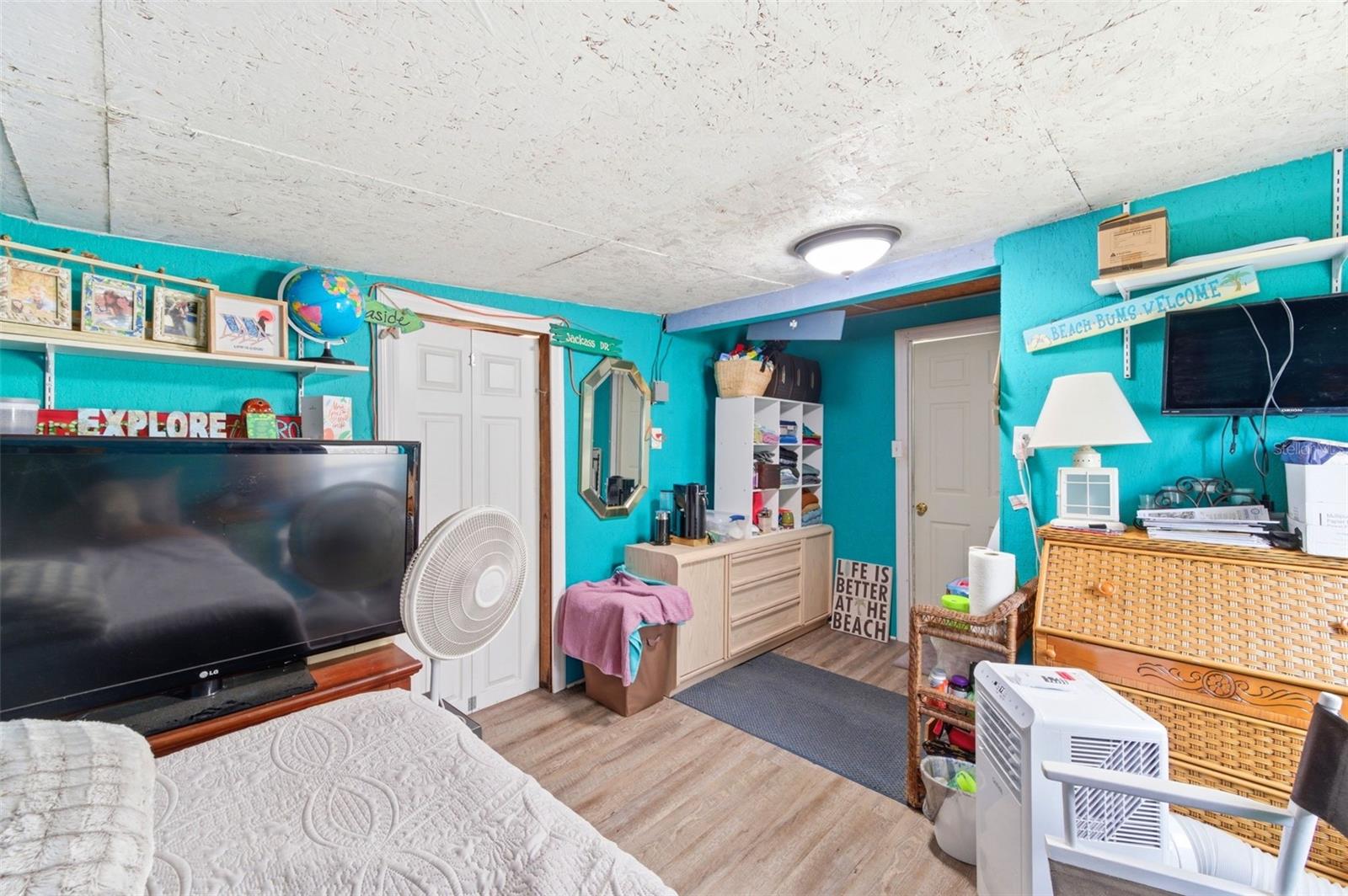 100 AVERY AVE, CRYSTAL BEACH, FL, 34681