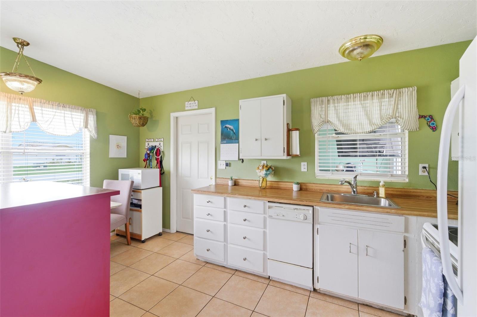 100 AVERY AVE, CRYSTAL BEACH, FL, 34681
