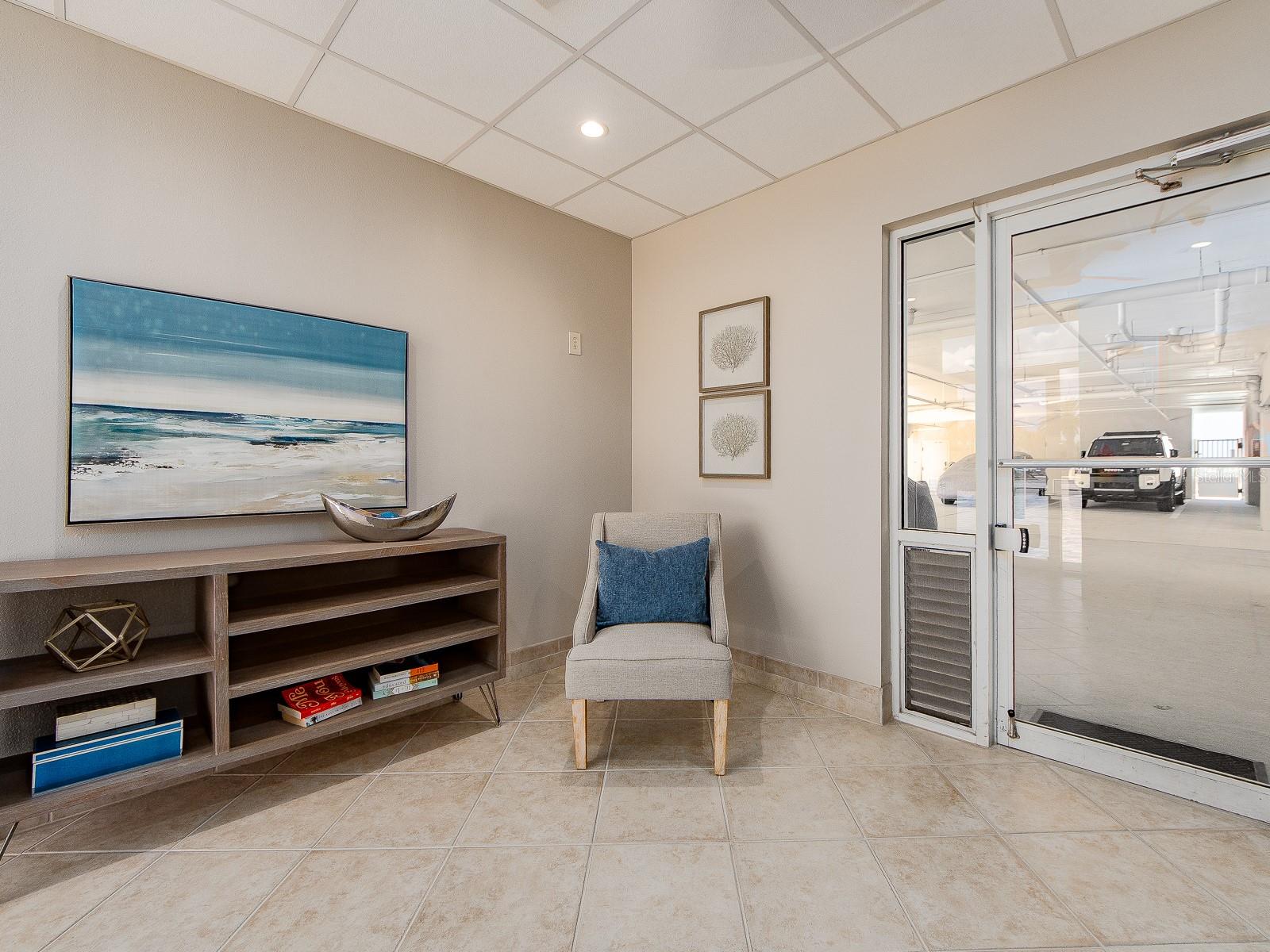 19600 GULF BLVD #102, INDIAN SHORES, FL, 33785