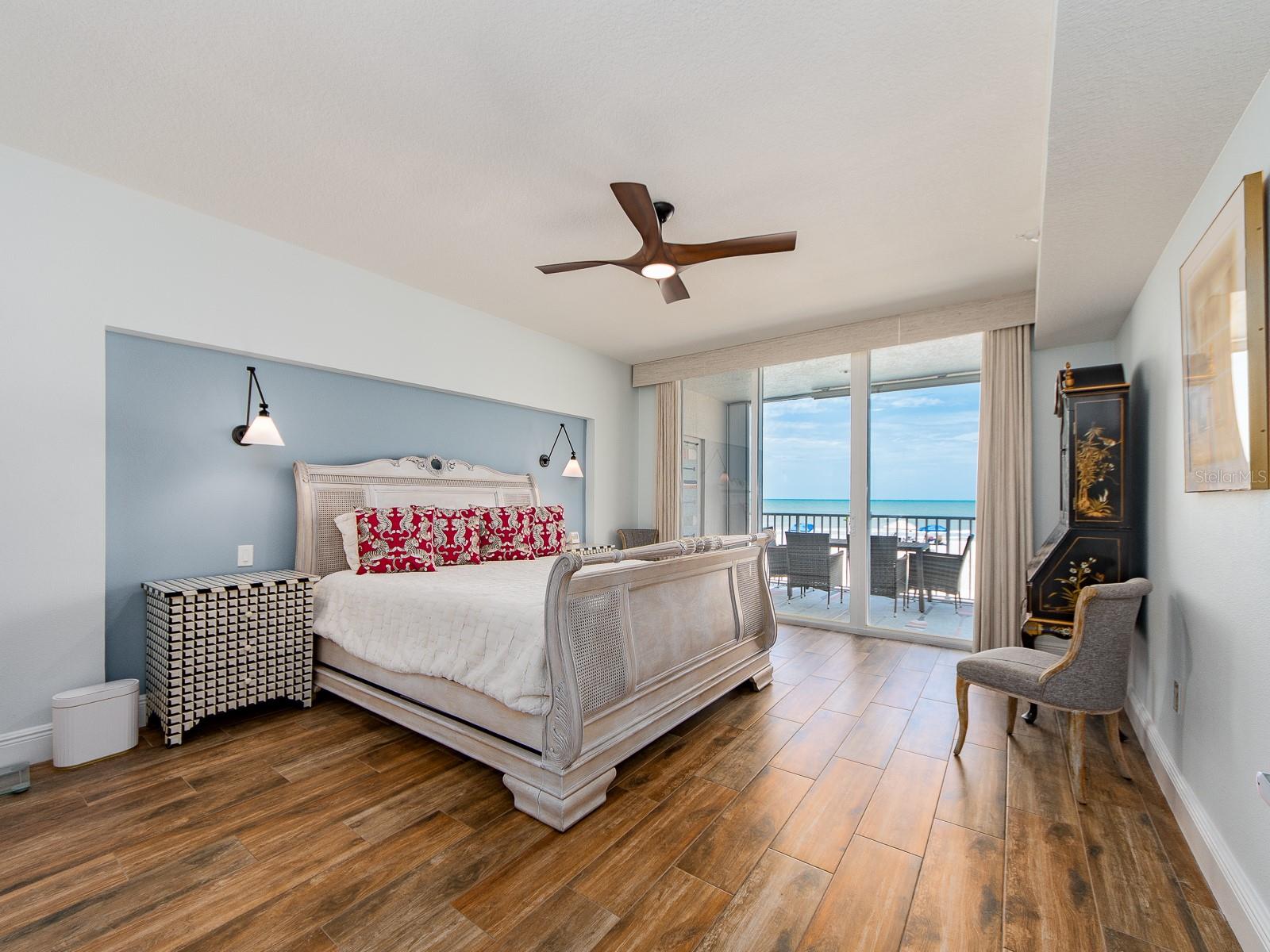 19600 GULF BLVD #102, INDIAN SHORES, FL, 33785