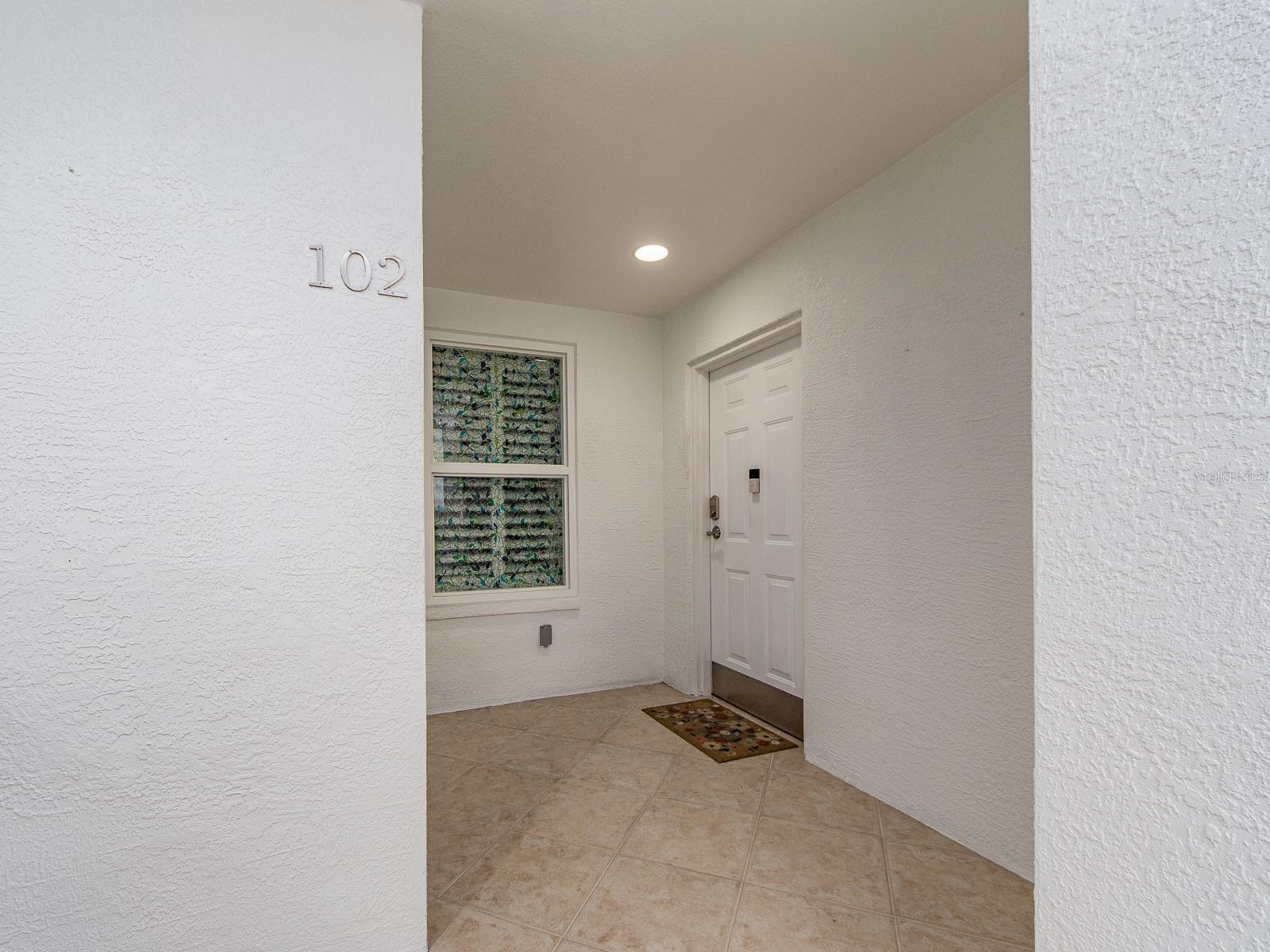 19600 GULF BLVD #102, INDIAN SHORES, FL, 33785