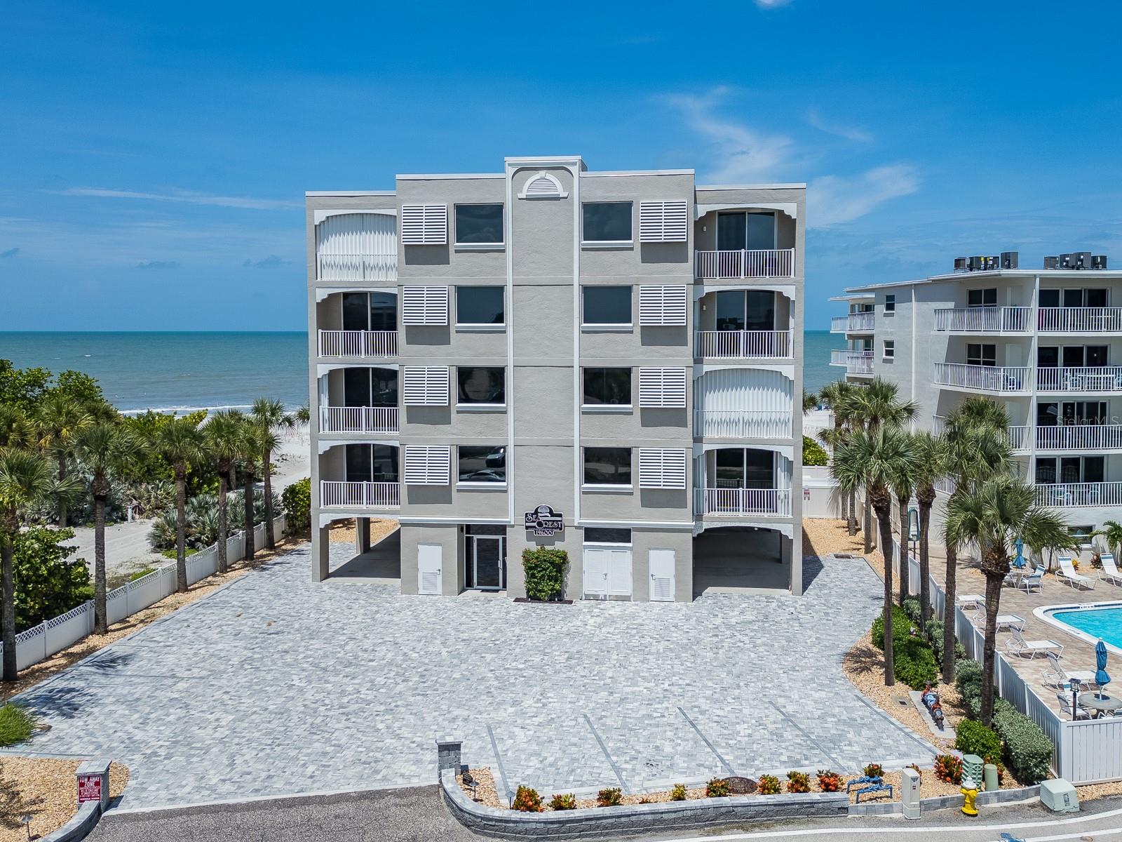 19600 GULF BLVD #102, INDIAN SHORES, FL, 33785