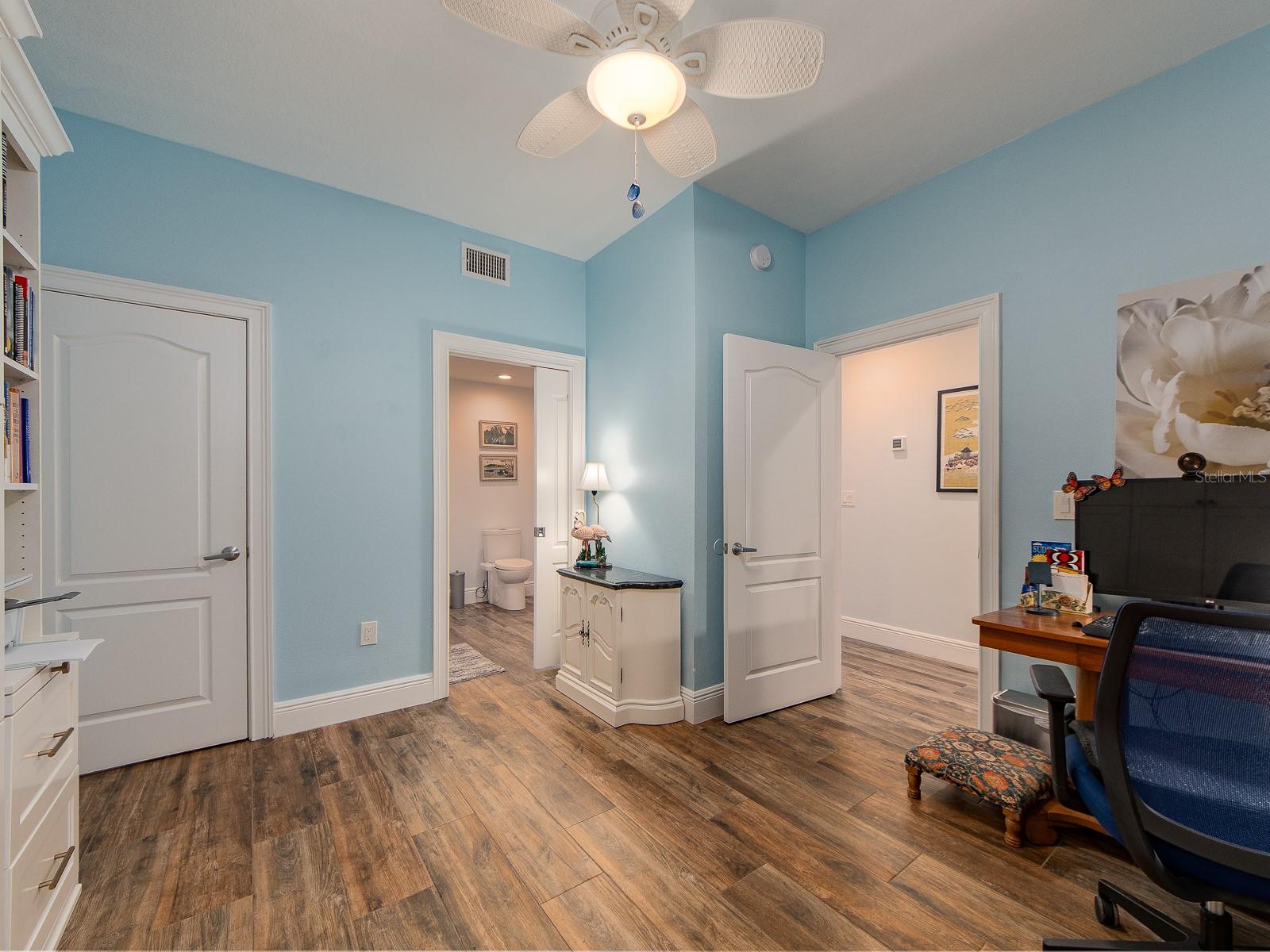 19600 GULF BLVD #102, INDIAN SHORES, FL, 33785