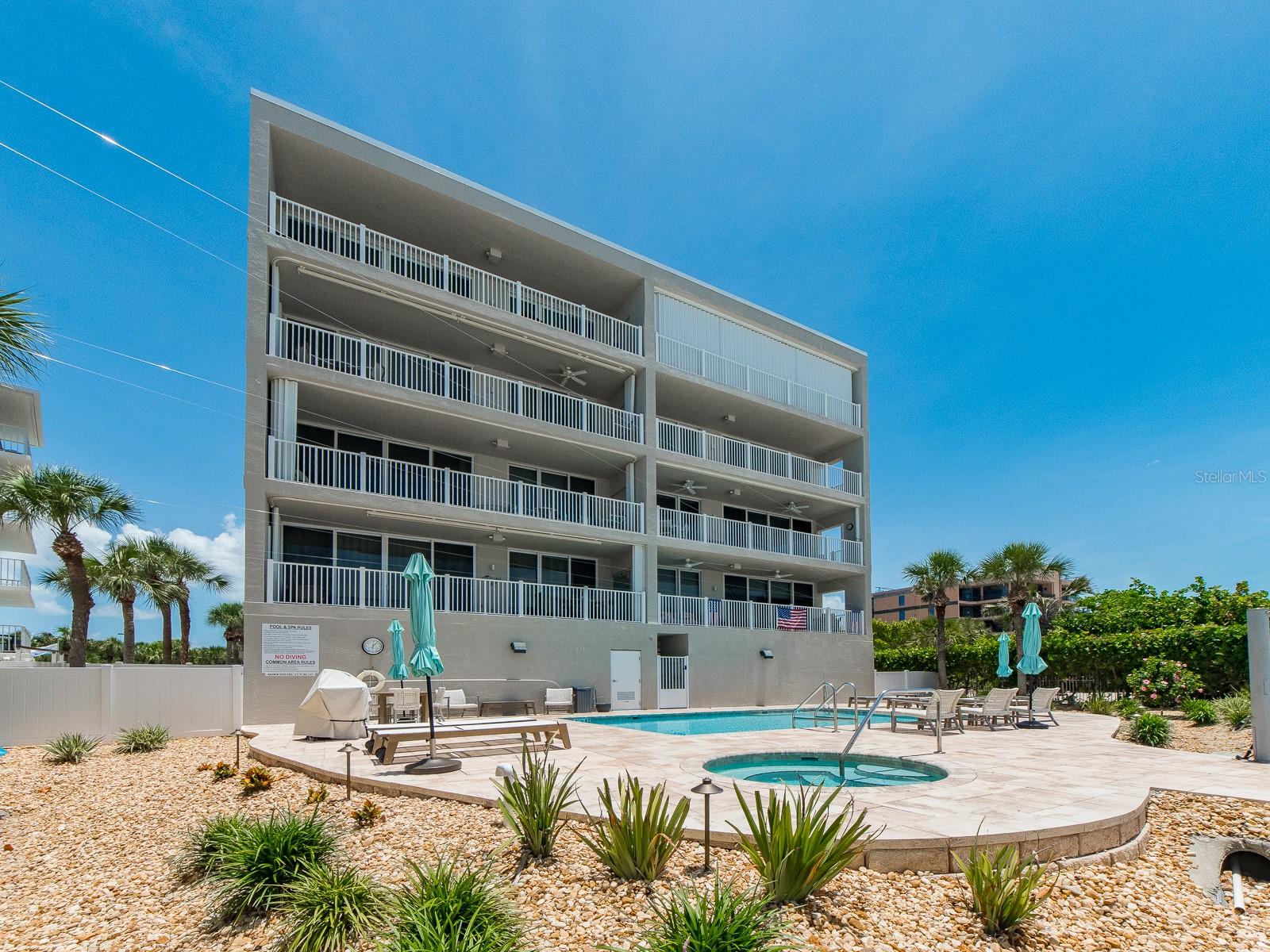 19600 GULF BLVD #102, INDIAN SHORES, FL, 33785