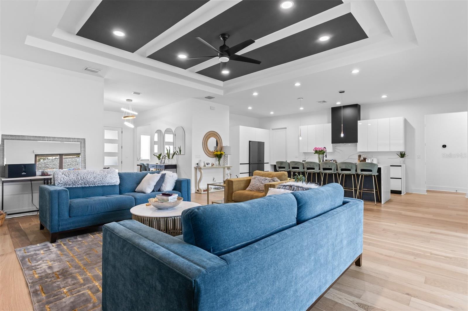 3306 W VAN BUREN DR, TAMPA, FL, 33611