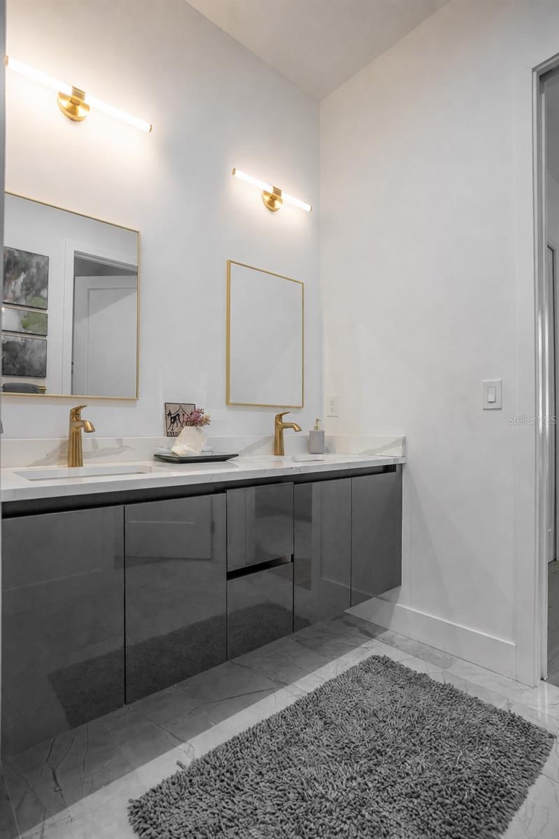 3306 W VAN BUREN DR, TAMPA, FL, 33611