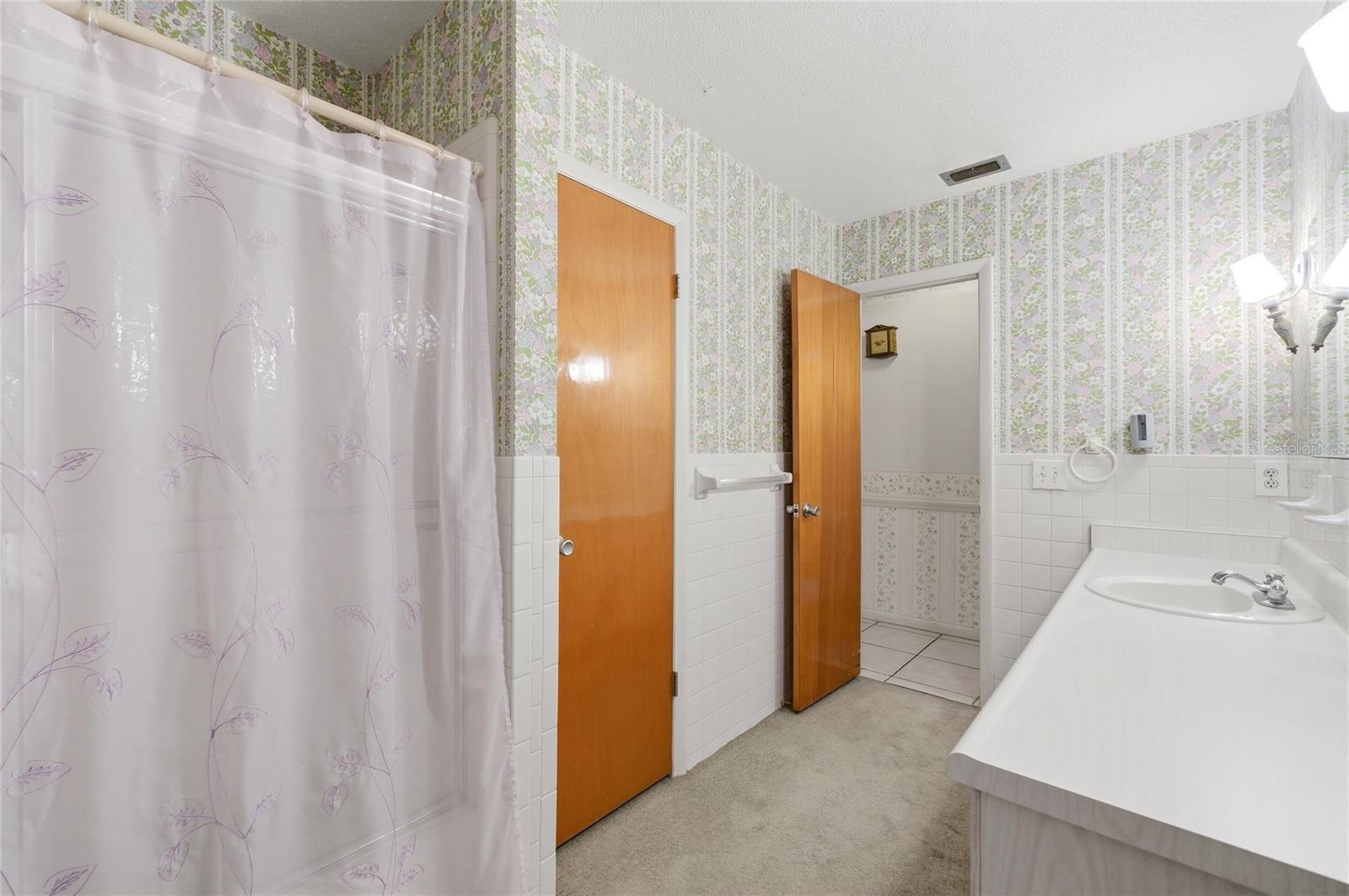 1006 ROBINSON RD, PLANT CITY, FL, 33563