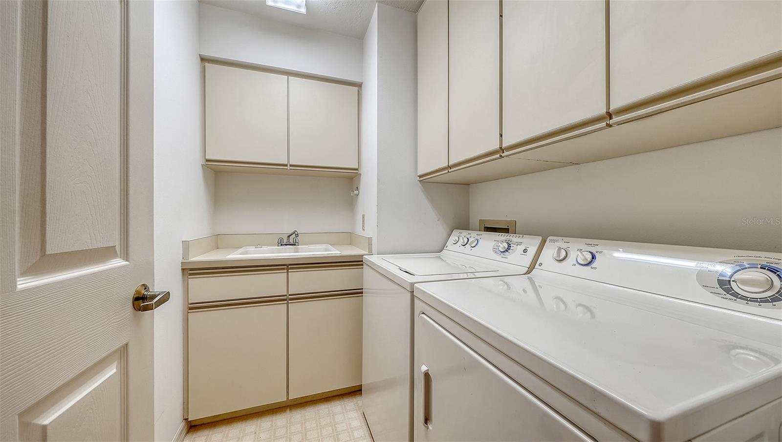 3374 W CHELMSFORD CT #9, SARASOTA, FL, 34235