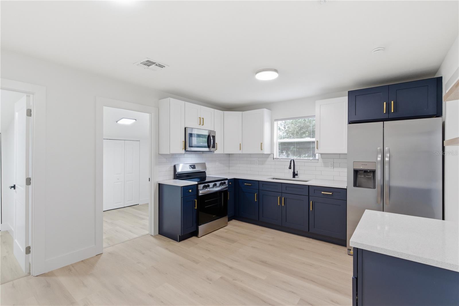 7924 DAHLIA AVE, TAMPA, FL, 33619